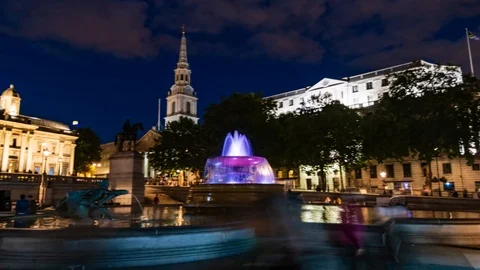 Time lapse view of Trafalgar square, London at night (hyper lapse) Stock Footage 95908286