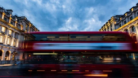 Time lapse view of traffic in Pall Mall in London at sunset Stock Footage 94152542