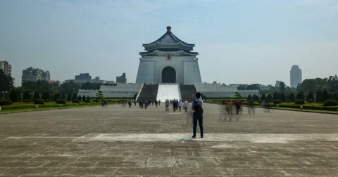 Time lapse of visitors at Chiang Kai-shek Memorial Hall - 4K UHD 動画素材 48462480