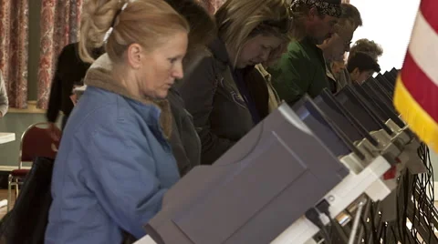 Time lapse of Voters in Ohio casting ballots in the presidential election. Vidéo 68217735
