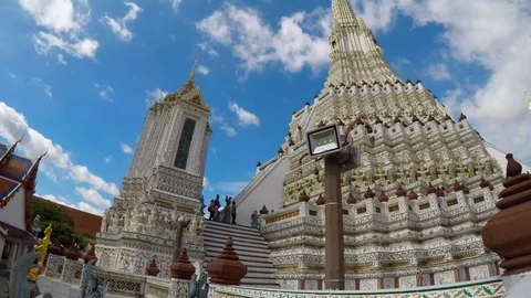 Time Lapse ; Wat Arun Temple , Downtown  Bangkok , Thailand 库存影片 92474562