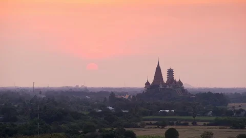 Time lapse of Wat Tham Sua (Tiger Cave Temple) in Kanchanaburi, Thailand Video stock 121813255