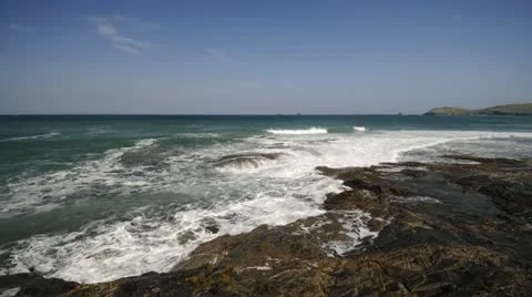 Time lapse of waves breaking on to rocks Stock Footage 21034796
