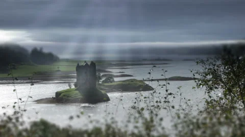 Time lapse weather over Scottish castle Vídeos de archivo 32936892