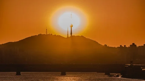Time Lapse When the sun goes down in Seoul South Korea 스톡 동영상 107774255