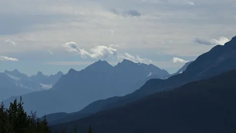 Time lapse of white and grey clouds developing in a grey cloudy morning sky Stock Footage 139662577