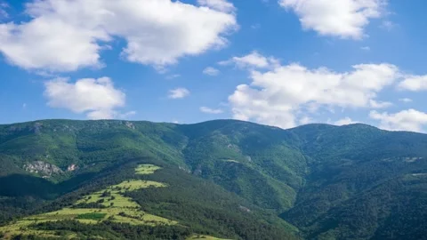 Time lapse white clouds and mountains Stock-Footage 232979837