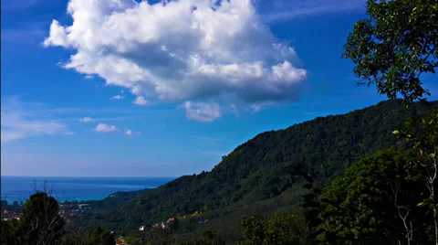 Time lapse white clouds on the blue sky and mountain Video stock 33233941