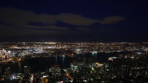 Time Lapse of white clouds flying over Manhattan in New York Stock Footage 50364423