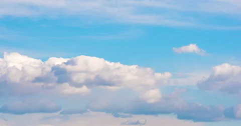 Time lapse: White fluffy clouds movement Video stock 49074034