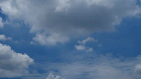 Time-lapse of white fluffy cumulus clouds Stock Footage 307514708