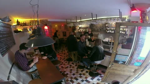 Time Lapse Wide Angle View Inside Busy Bar Interior 库存影片 344151337