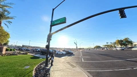 Time lapse of Williams Field Road and San Tan Village in Gilbert Arizona Vidéo 304334602