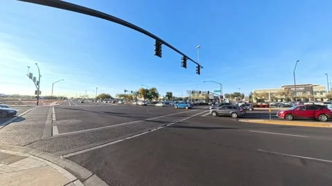 Time lapse of Williams Field Road and San Tan Village in Gilbert Arizona Vidéo 304334692