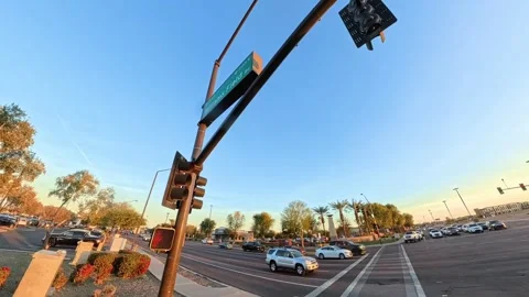 Time lapse of Williams Field Road and San Tan Village in Gilbert Arizona Vidéo 304347188