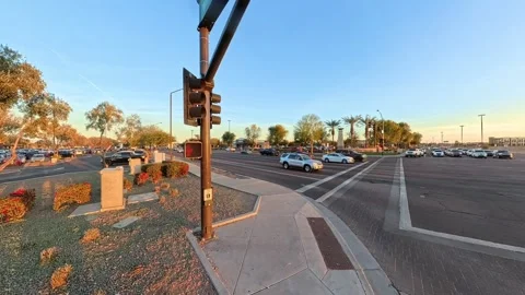 Time lapse of Williams Field Road and San Tan Village in Gilbert Arizona Vidéo 304349266