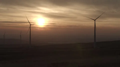 Time-Lapse of Wind Turbines at Sunset, Wind Farm, Russia Vídeo Stock 344037764