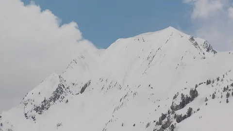 Time lapse of winter storm clouds over Mount Superior, Utah. Stock Footage 99369586