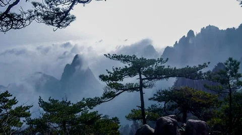 Time lapse of Yellow Mountain in Anhui Province, China Stockbeeldmateriaal 34019345