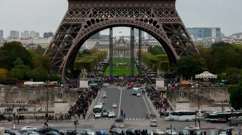 Time Lapse - Zoom in of the Eiffel Tower seen from Trocadero Stock Footage 32867645