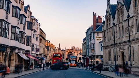 Time lapse zoom out view of Oxford high street before sunset Video stock 101908549