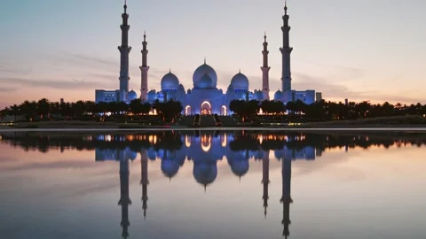 Time lapse zoom in panorama Sheikh Zayed Bin Sultan Al Nahyan Mosque, Abu D.. Stock Footage 341264580