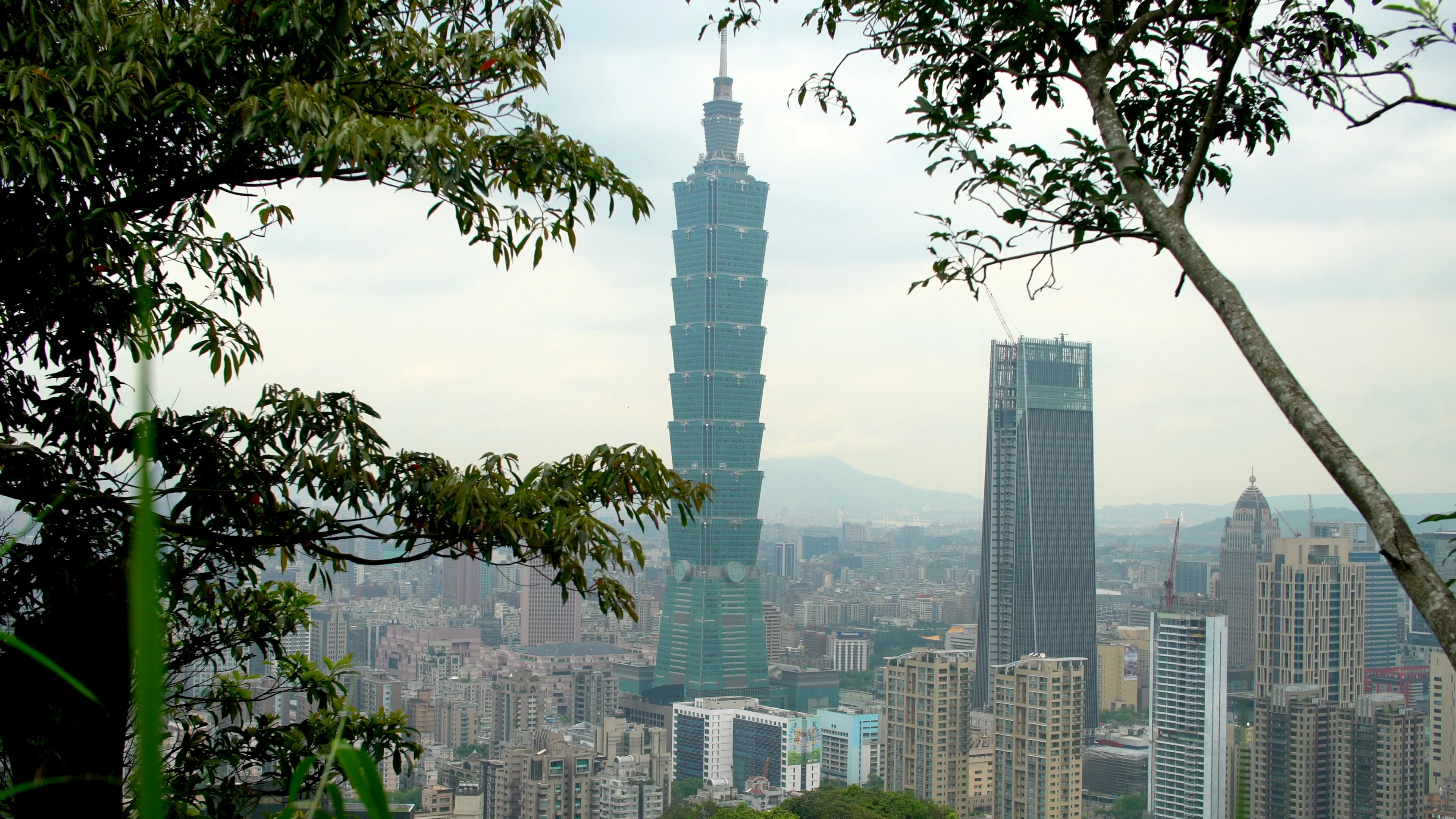 Time Lapse Zoom Of Taipei 101 Skyscraper Stock Video Pond5