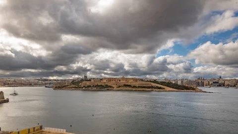 Time lapse zoom in view of Manoel island near Valletta (Malta) Stock Footage 106916404