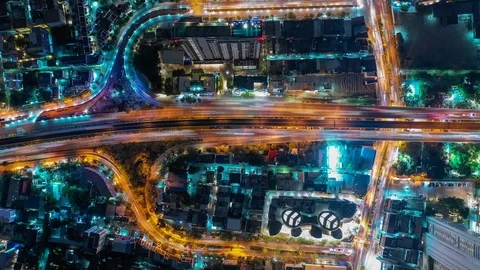 Time lapse,Hyper lapse ,Of traffic on city streets at night. Vídeos de archivo 98886407