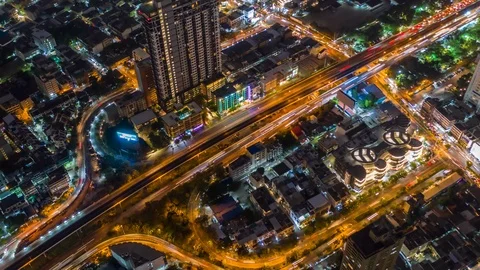 Time lapse,Hyper lapse ,Of traffic on city streets at night. Vídeos de archivo 98886605