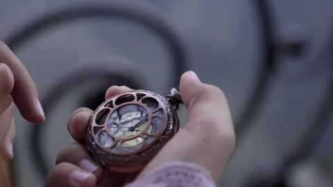 Time on pocket watch Video stock 81927713