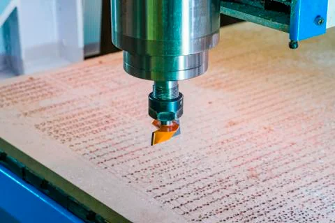 The time when the milling machine started working. cnc machine. Фото