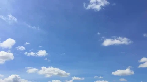 Timelapes. Clouds moving in the sky On bright blue days Video stock 78088939