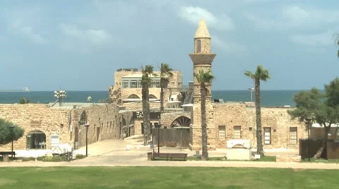 Timelaps - ancient stone building by the sea Video stock 8599235