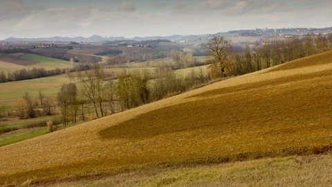 Timelaps hills Moncalvo Calliano Monferrato 스톡 동영상 87581392