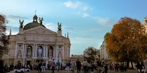 Timelaps of sunset over the opera building in Lviv city Stock Footage 116421795