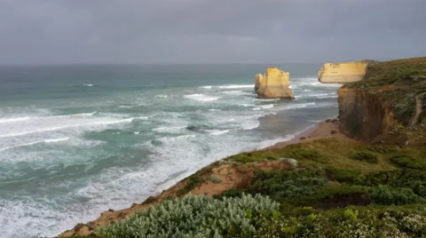 Timelapse of the 12 Apostles as waves crash in Video stock 46465779