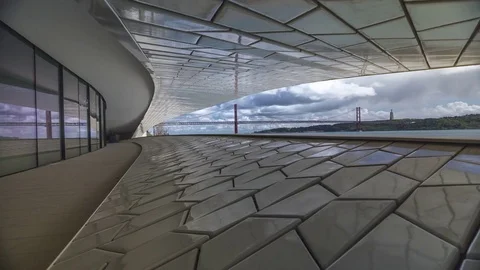 Timelapse of 25th of April Bridge over Tagus river. Lisbon, Portugal Vidéo 78518484