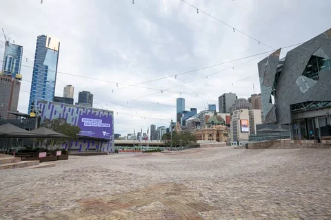 Timelapse of Abandoned Fed City Square During Coronavirus Shutdown Video stock 130171553