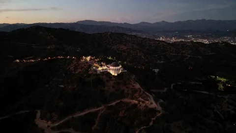 Timelapse Aerial Circle Around Griffith Observatory at Dusk Vídeo Stock 203986299