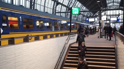 Timelapse of the Amsterdam central Station. Stockbeeldmateriaal 72700905