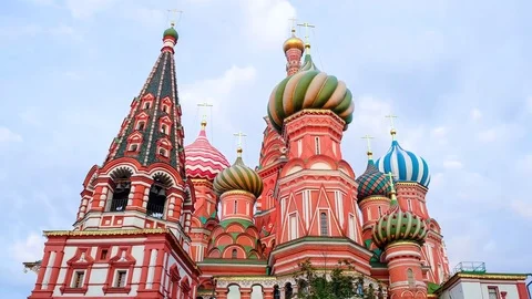 Timelapse and zoom out side view of St. Basil, Red square, Moscow Video stock 79900225