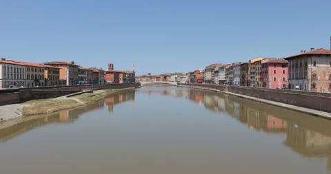 Timelapse, the Arno river and the Conte Ugolino bridge called Ponte di Mezzo Video stock 133799266