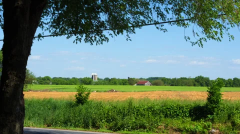 Timelapse of Barn Across Field Vídeo Stock 39501401