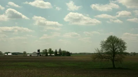 Timelapse barn houses Vídeo Stock 11608012