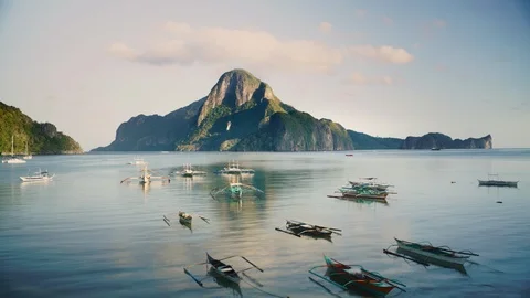 Timelapse of the bay in El Nido, Philippines with traditional boats Stock Footage 124997699