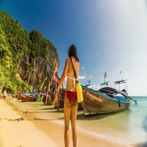 Timelapse on the beach with long-tail boats at the Krabi, Thailand. Vidéo 69552880
