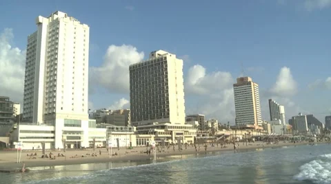 Timelapse of a beach &amp; Waves crashing Stock-Footage 8577919