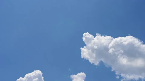Timelapse of beautiful blue sky and white cloud. Vídeos de archivo 196667952