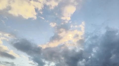 Timelapse of beautiful clouds moves in the blue sky Stockbeeldmateriaal 285730437